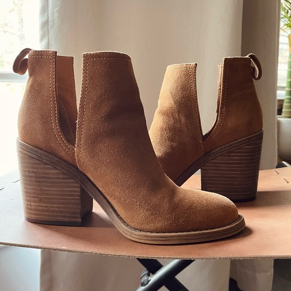 Steve Madden Sharini Shoes - Picture 2 of 10